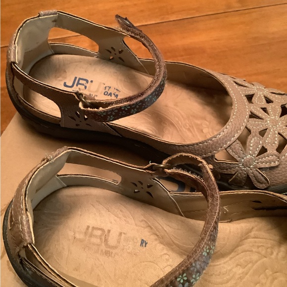 JBU sandals/shoes by Jambu -size 7 - Picture 3 of 6